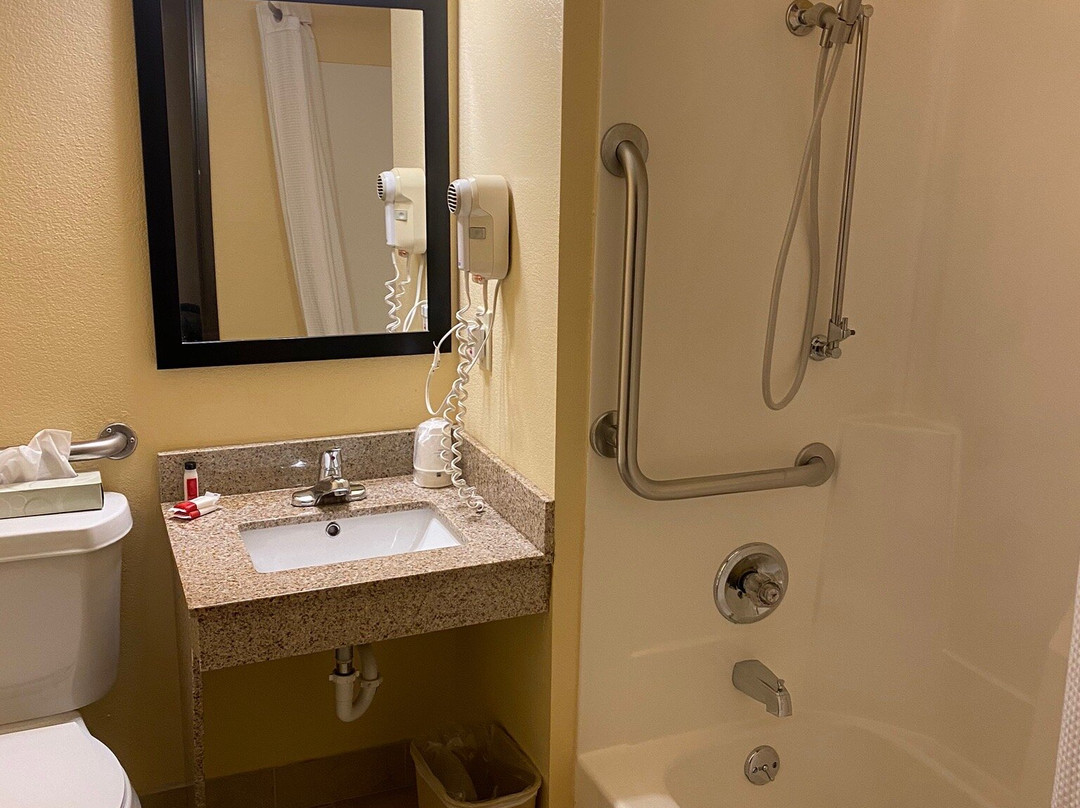 Super 8 by Wyndham Mattoon主图