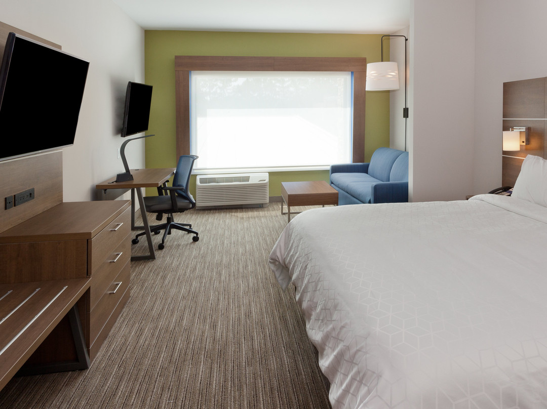 Holiday Inn Express & Suites Fayetteville by IHG主图