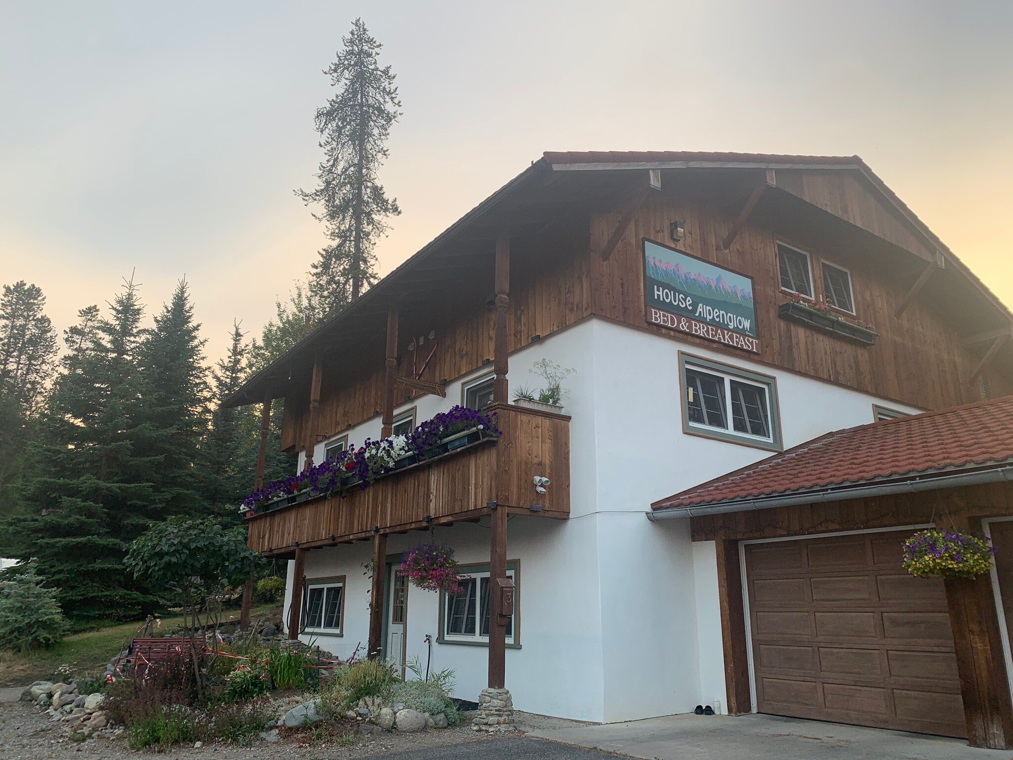 Alpenglow Inn Bed & Breakfast-官方