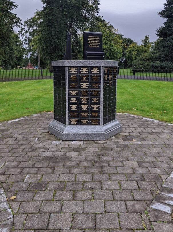 Hamilton Cenotaph景点图片