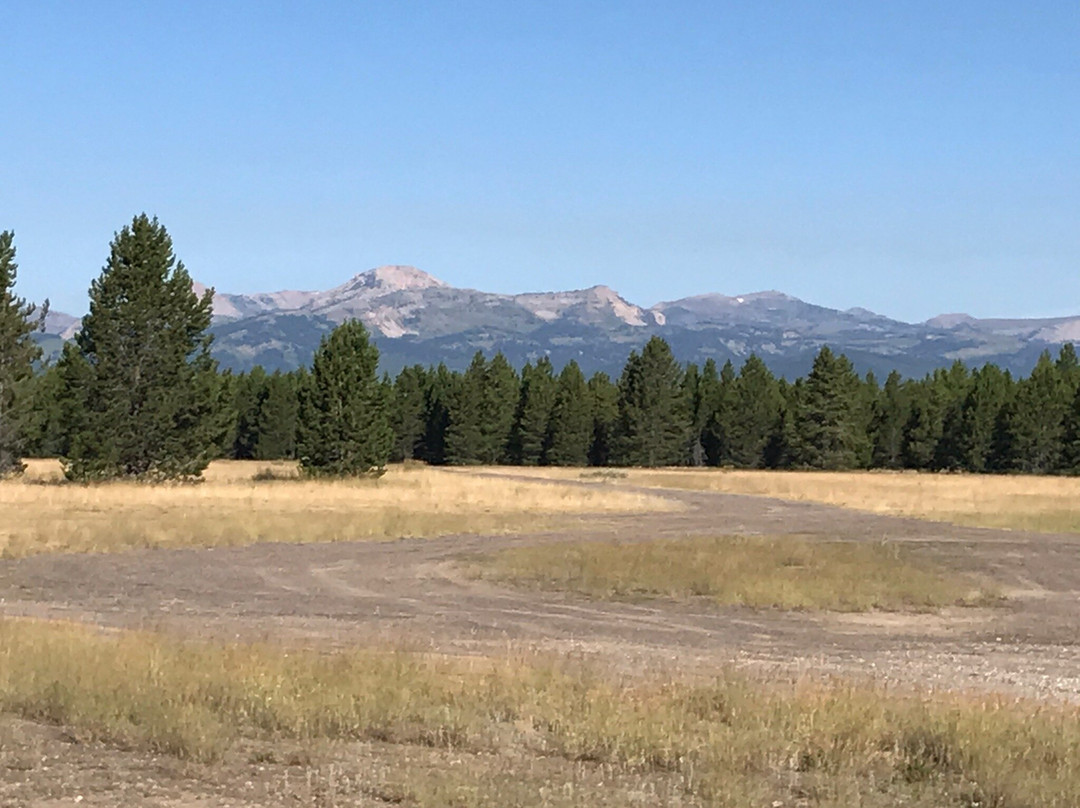 黄石公园狮头速8汽车旅馆主图