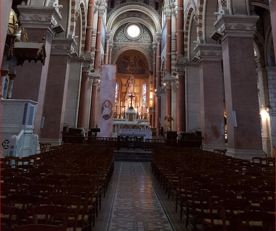 Basilique Notre-Dame de Brebières景点图片