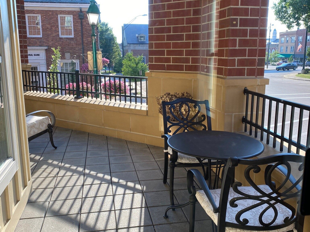 The Mount Vernon Grand Hotel主图