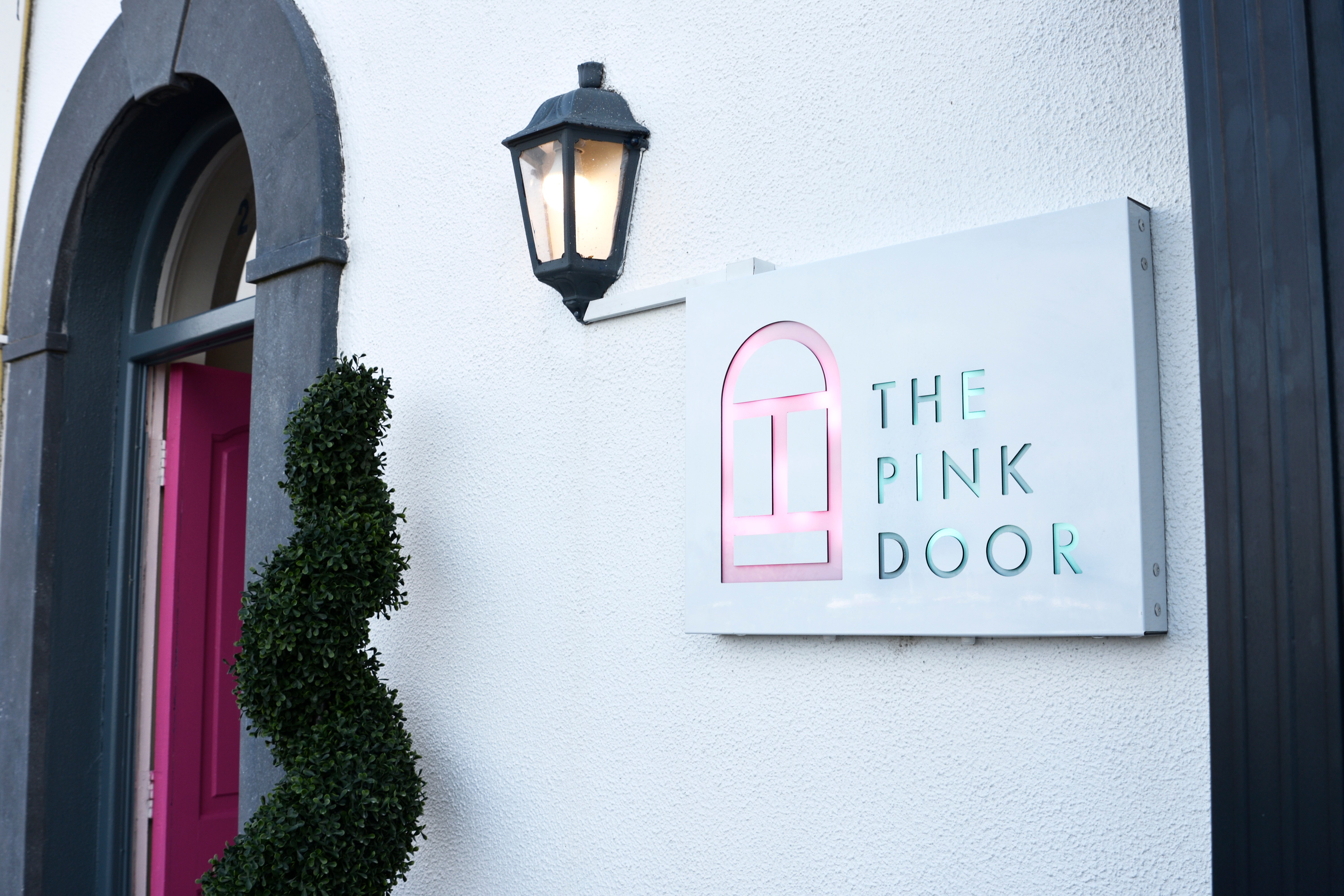 The Pink Door Westport-官方