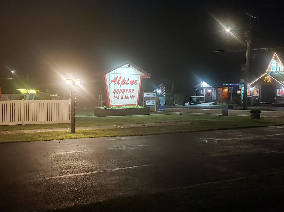 Alpine Country Inn & Suites主图