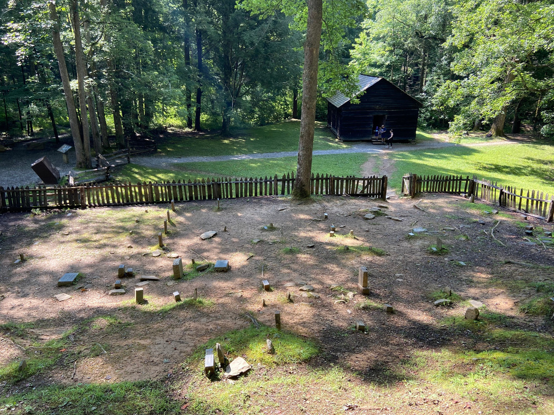 Little Greenbrier School-大雾山国家公园必去景点