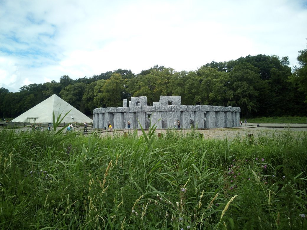 Park Ewolucji-Slawatowko必去景点