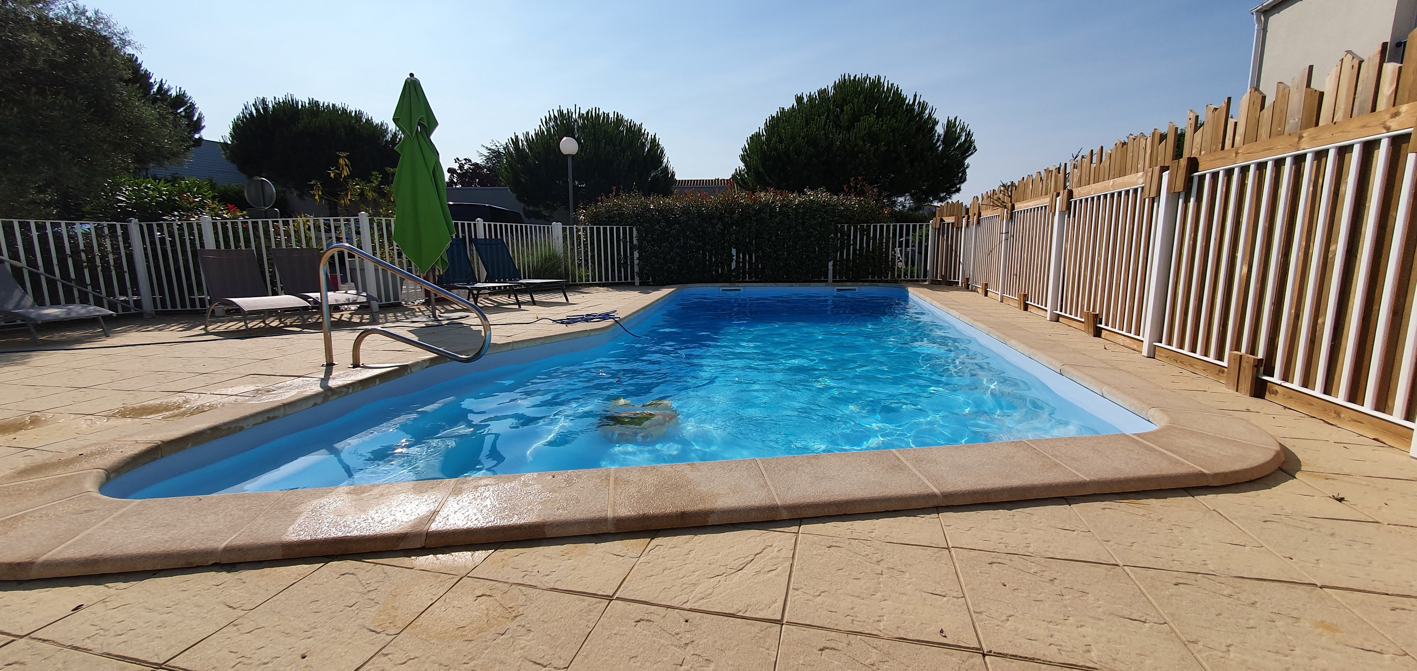 Ibis Styles Marennes Oleron-泳池