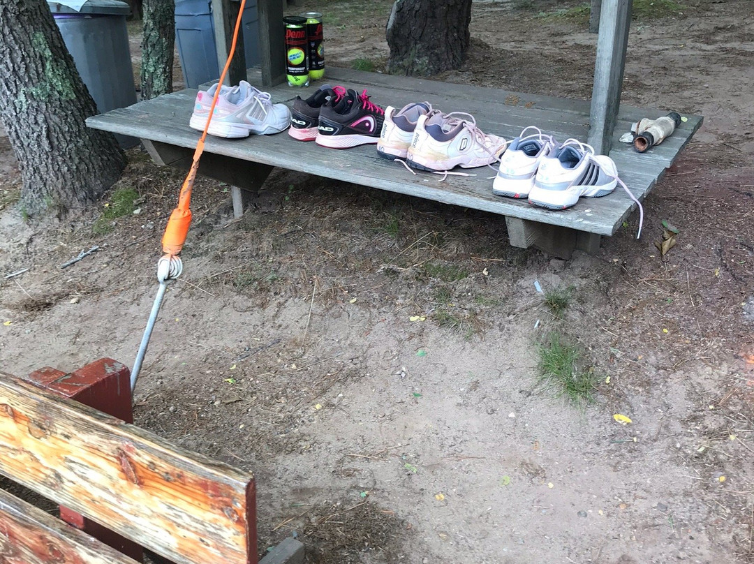 Olivers' Red Clay Tennis-Wellfleet必去景点