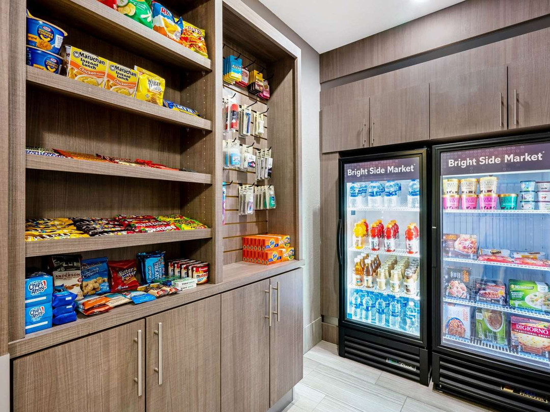 La Quinta Inn & Suites by Wyndham Conroe主图