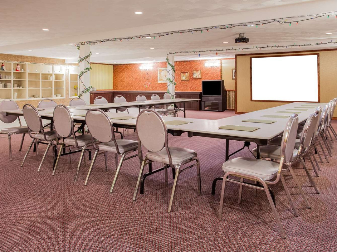 Knights Inn Woodstock主图