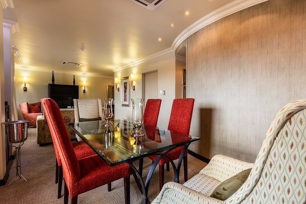 Cresta President Hotel主图