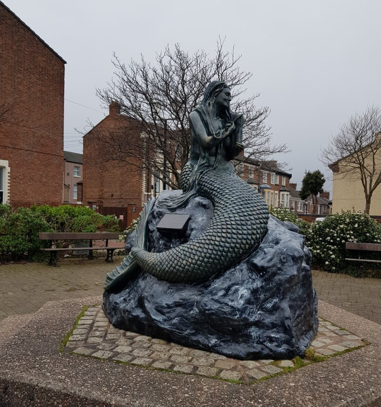 The Ebb & Flow Mermaid Statue