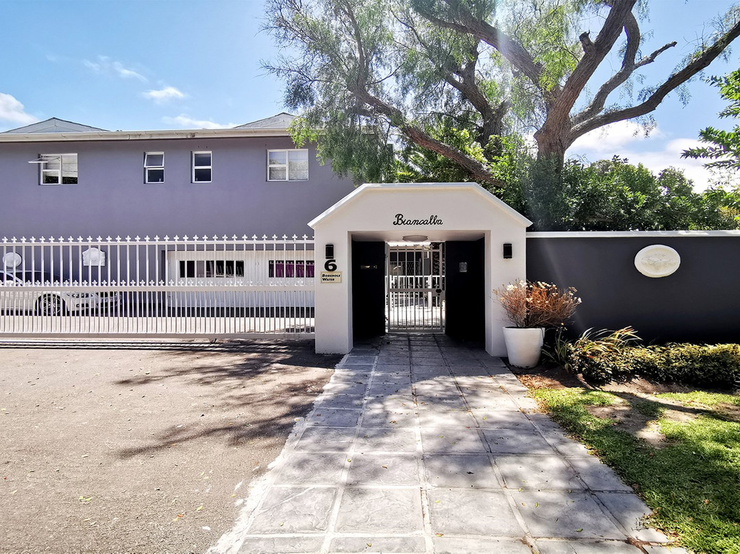 Biancalba Guest House主图