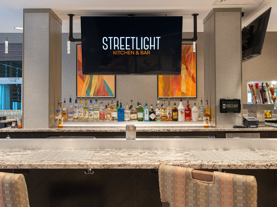 Holiday Inn & Suites Philadelphia W - Drexel Hill By IHG主图