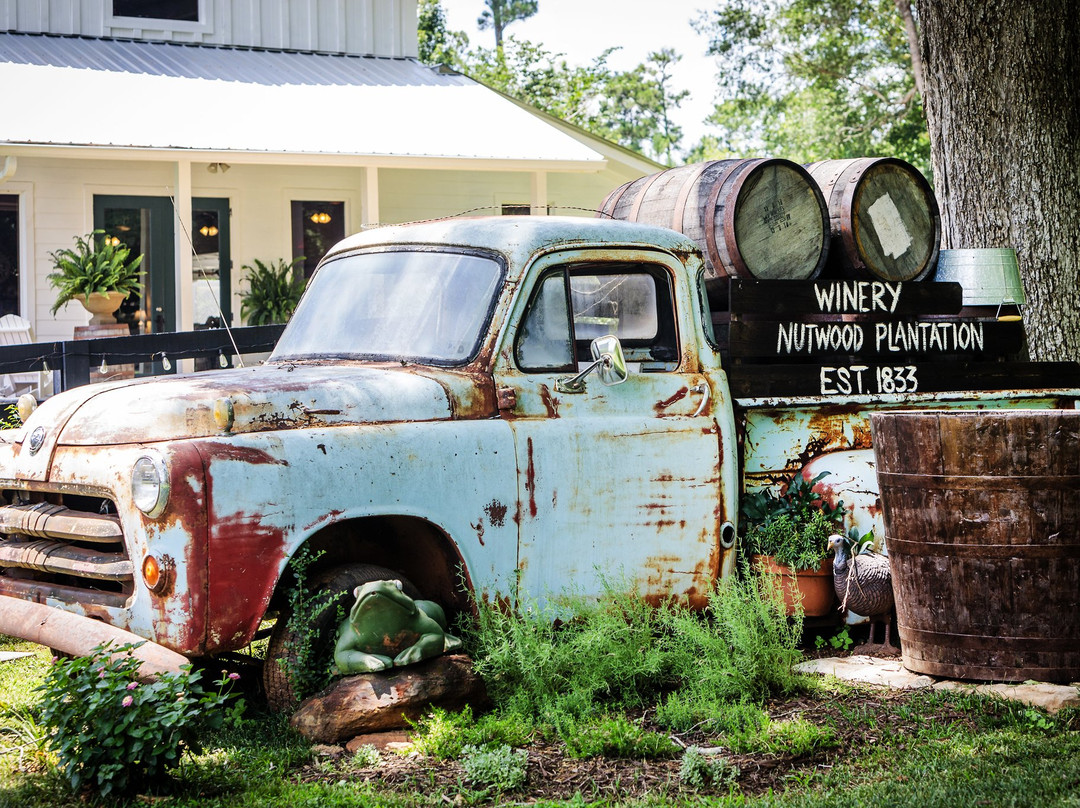 Nutwood Winery Tasting Room & Vineyard Cafe-拉格兰奇必去景点