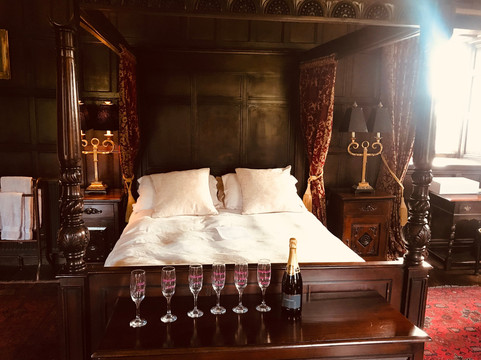 Talhenbont Hall主图