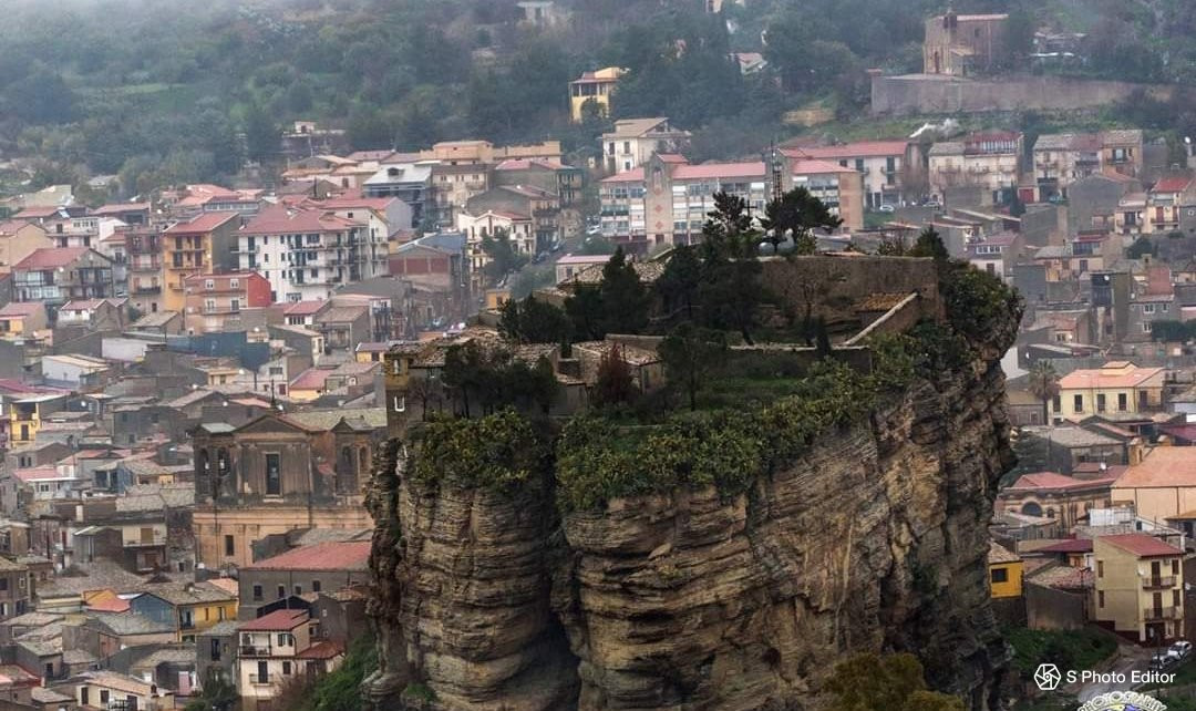 Cascata delle Due Rocche景点图片