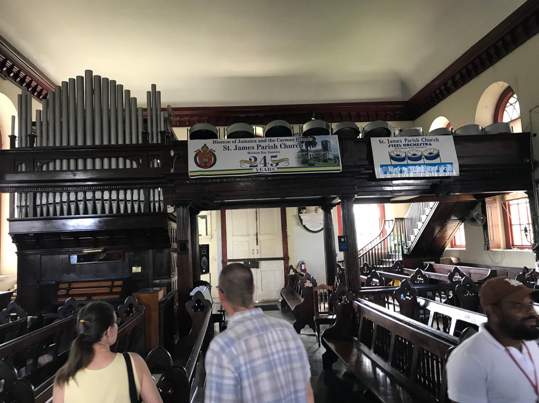 St James Parish Church-蒙特戈贝必去景点