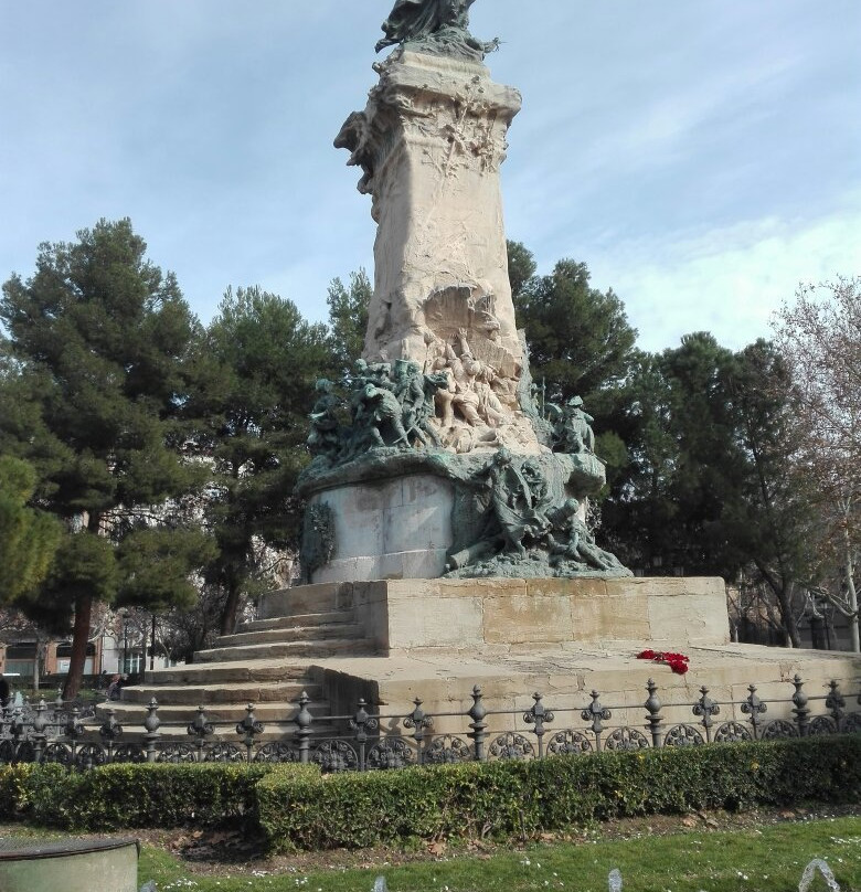 Monumento a los Sitios de Zaragoza景点图片