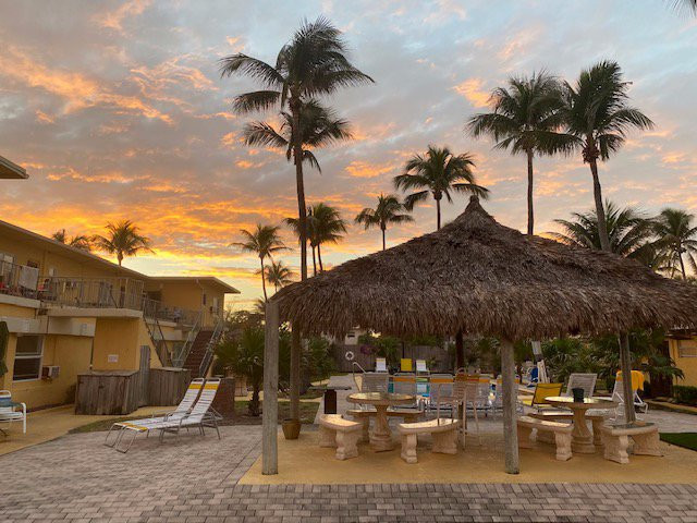 Ebb Tide Oceanfront Resort主图