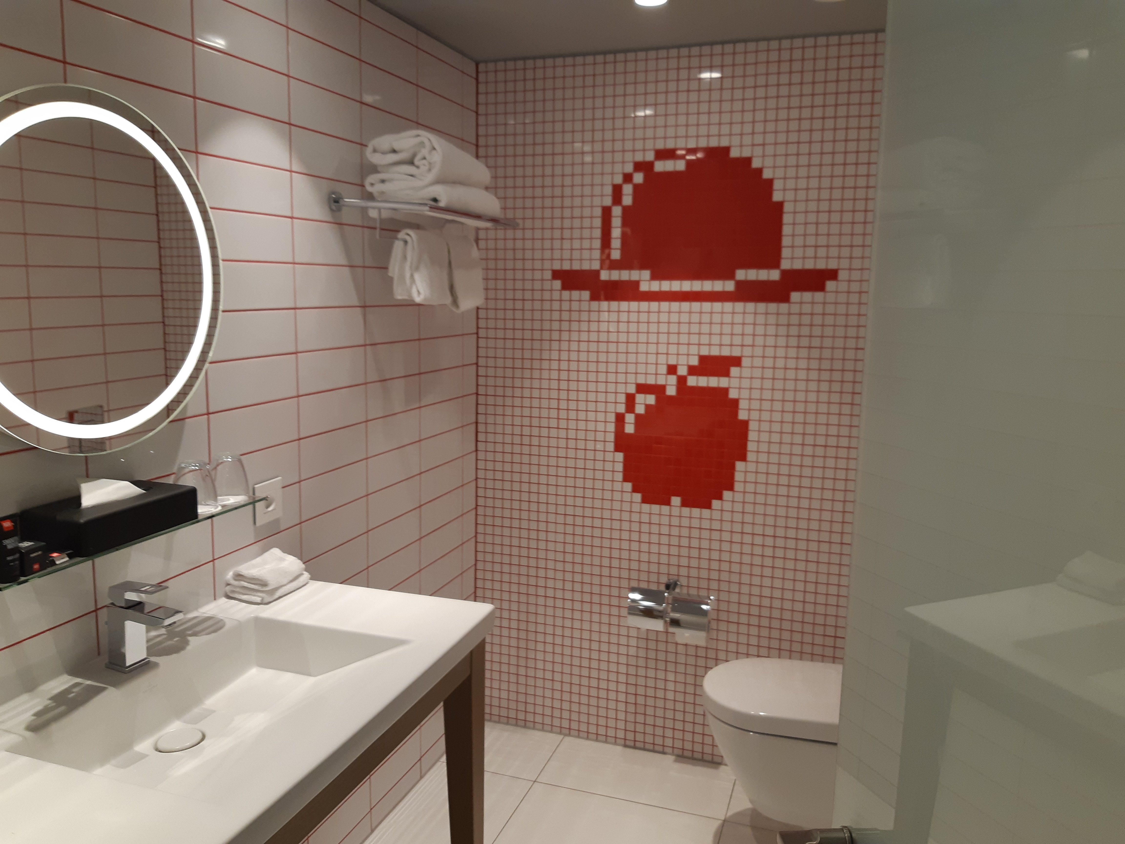 Radisson RED Brussels-浴室