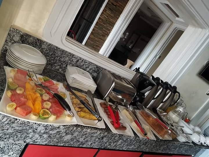 Pent House Inn Namugongo主图