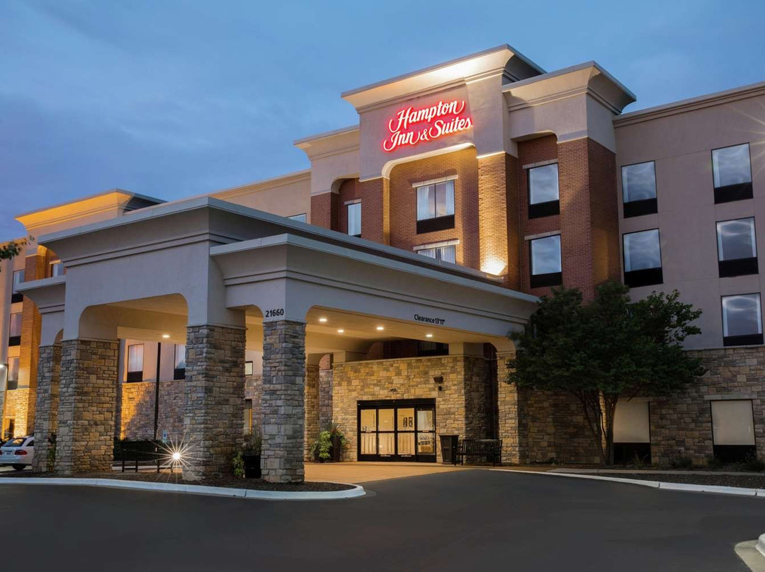 Hampton Inn & Suites Chicago Deer Park主图