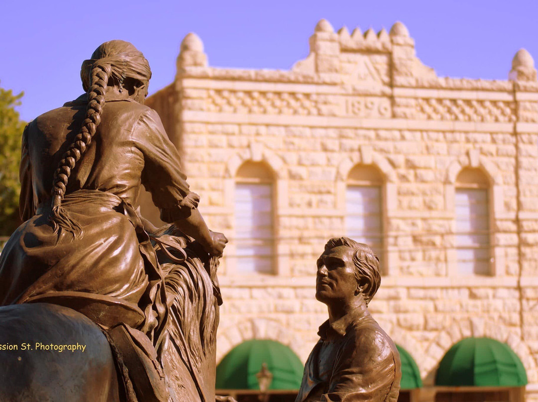 Glen Rose Convention & Visitors Bureau-Glen Rose必去景点