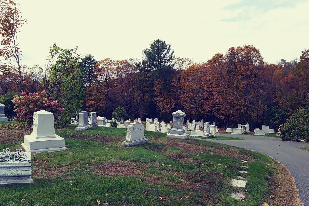 Hope Cemetery-Barre必去景点