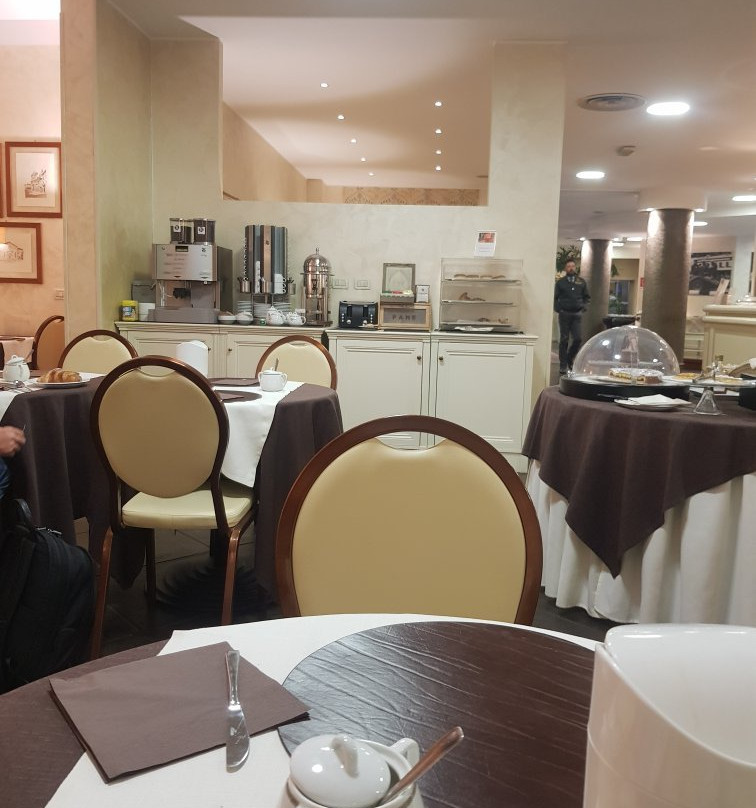 Continental Hotel Brescia主图