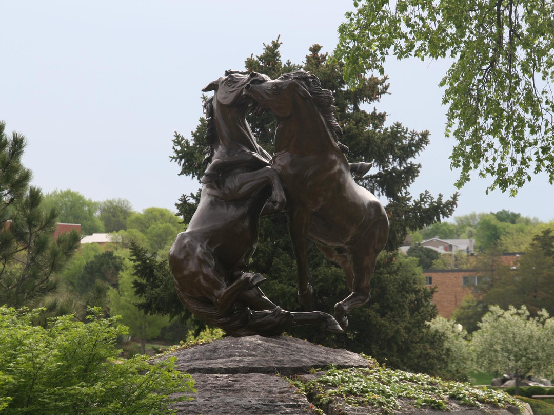 Fighting Stallions Memorial景点图片