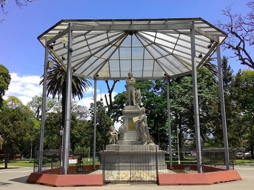 Plaza Juan B. Alberdi景点图片