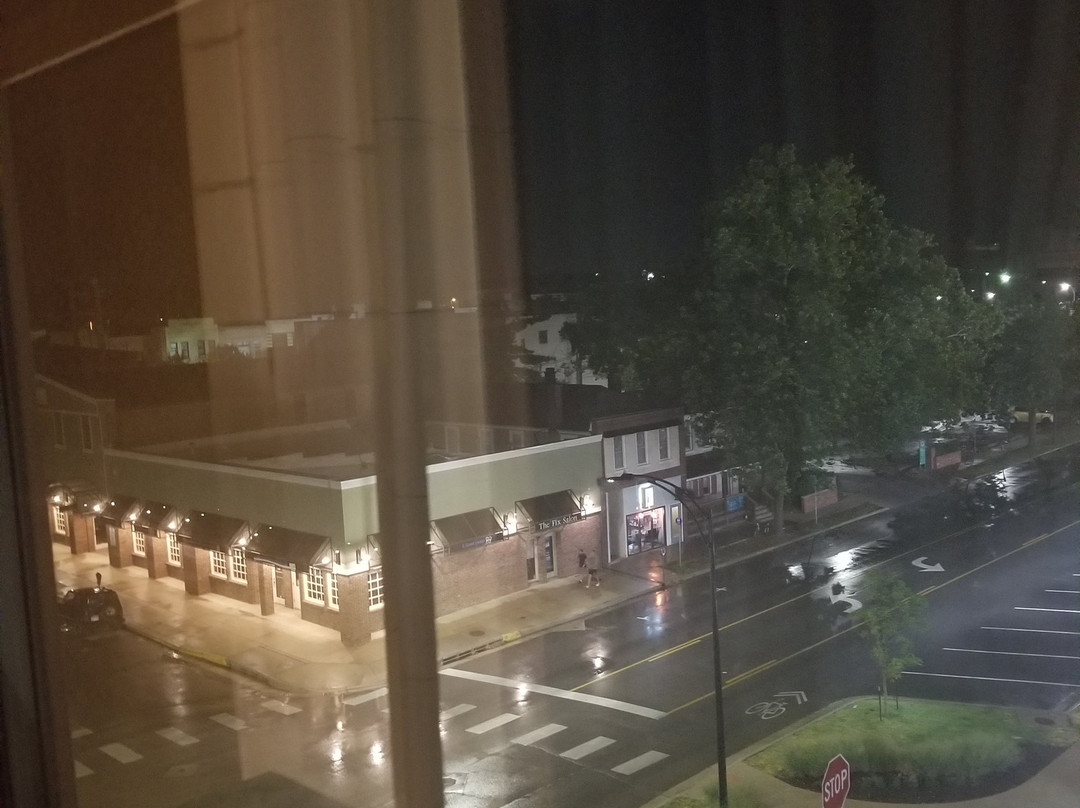 TownePlace Suites by Marriott Lawrence Downtown主图