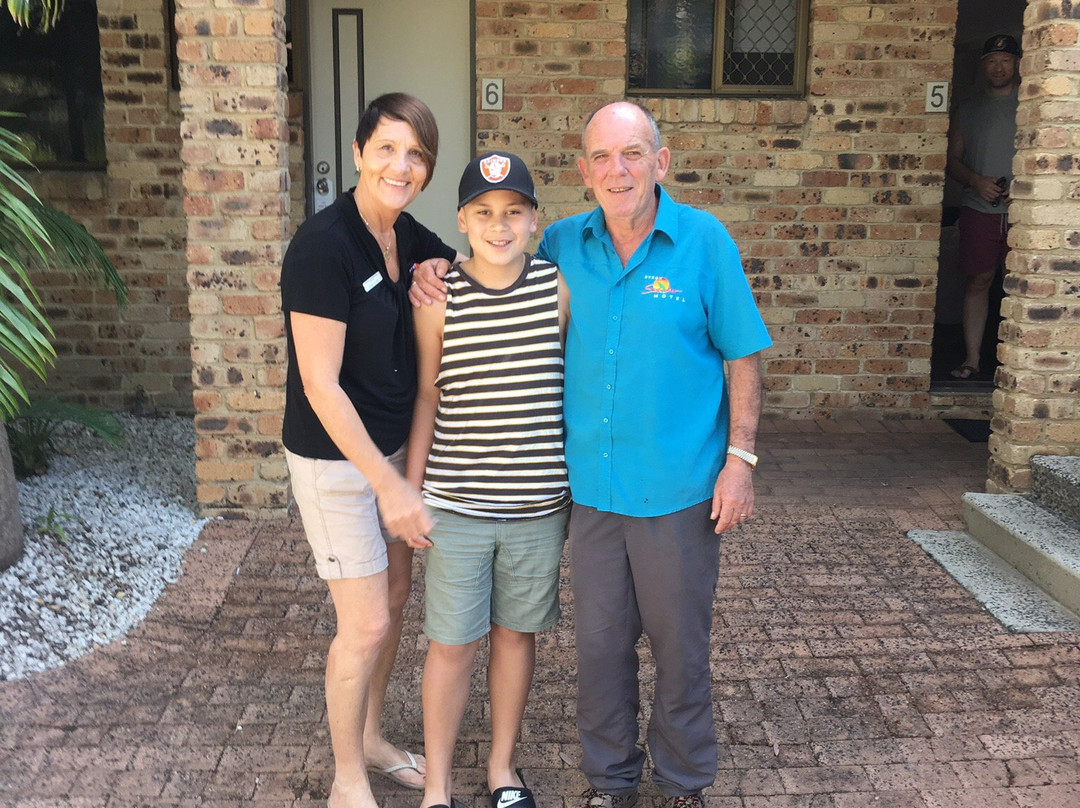 拜伦追日者汽车旅馆主图