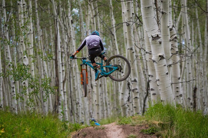 Four Mountain Sports-斯诺马斯村必去景点