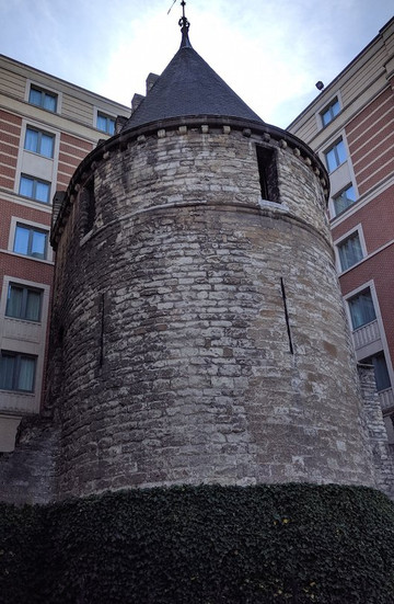 Black Tower-布鲁塞尔必去景点