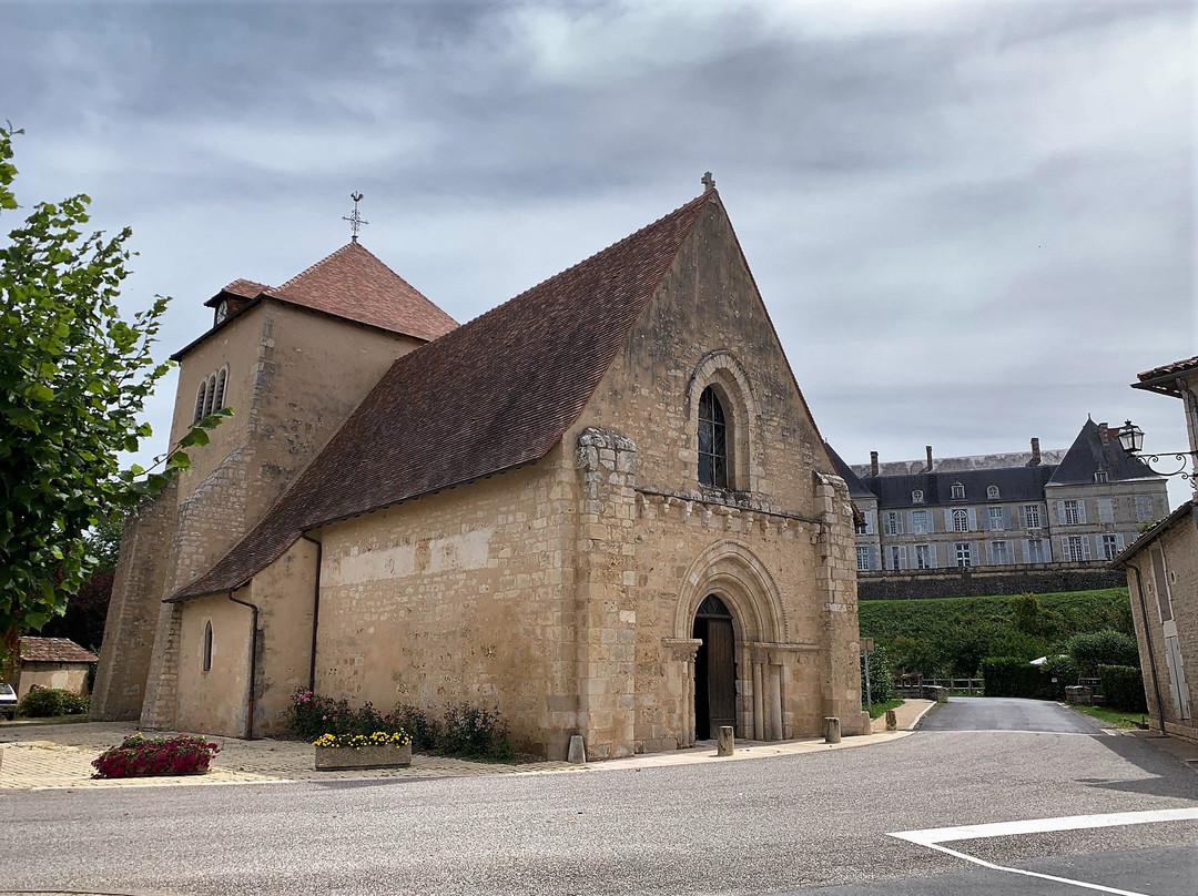 Eglise Saint-Gaudent-Sommieres-du-Clain必去景点