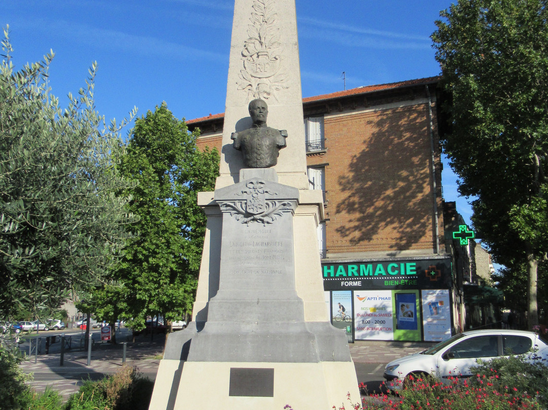 Monument du Général Ladreit de Lacharrière景点图片