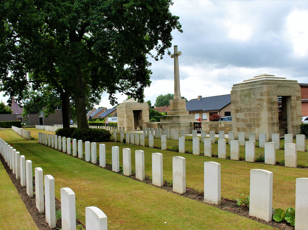 Poperinghe New Military Cemetery景点图片