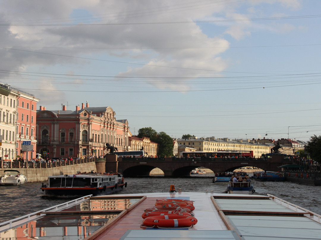 Anichkov Bridge景点图片