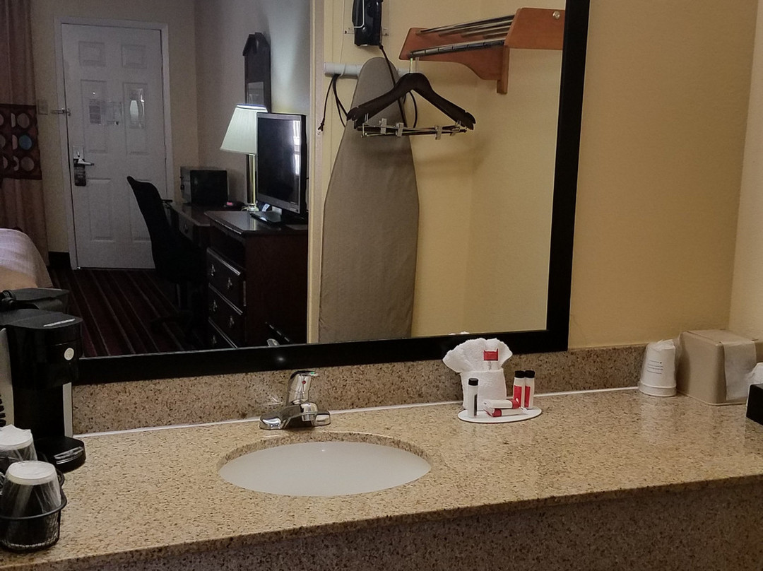 特姆普速8酒店主图