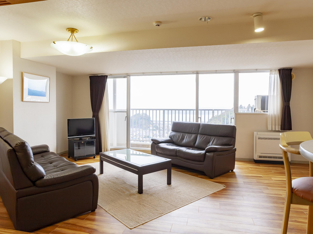 Katsuura Hilltop Hotel & Residence主图