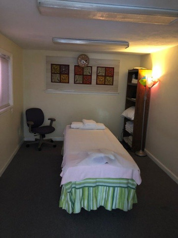 Crescent Moon Spa-布伦特里必去景点