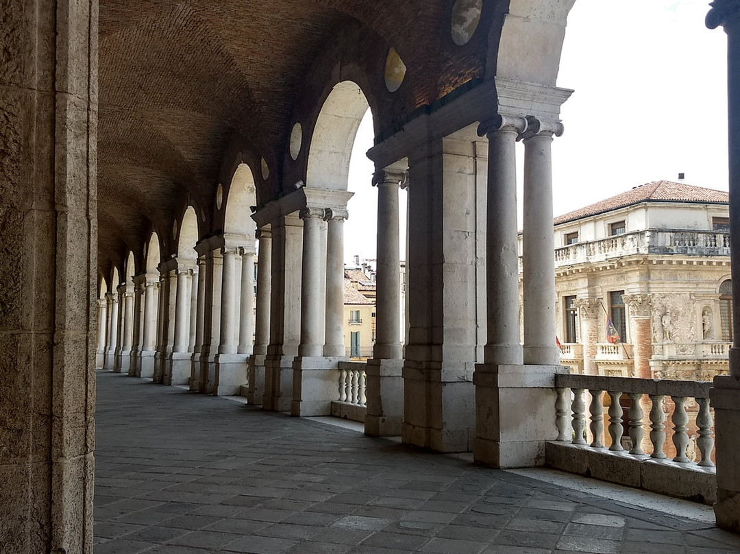 Basilica Palladiana-维琴查必去景点