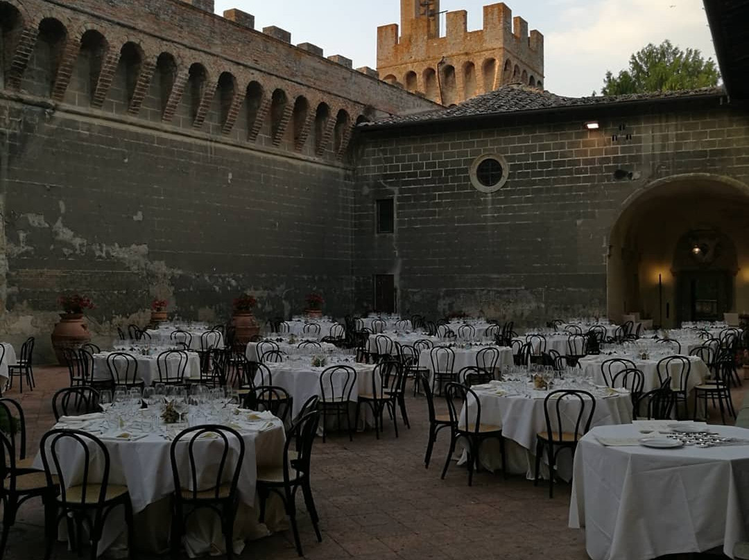 Castello di Oliveto-Castelfiorentino必去景点