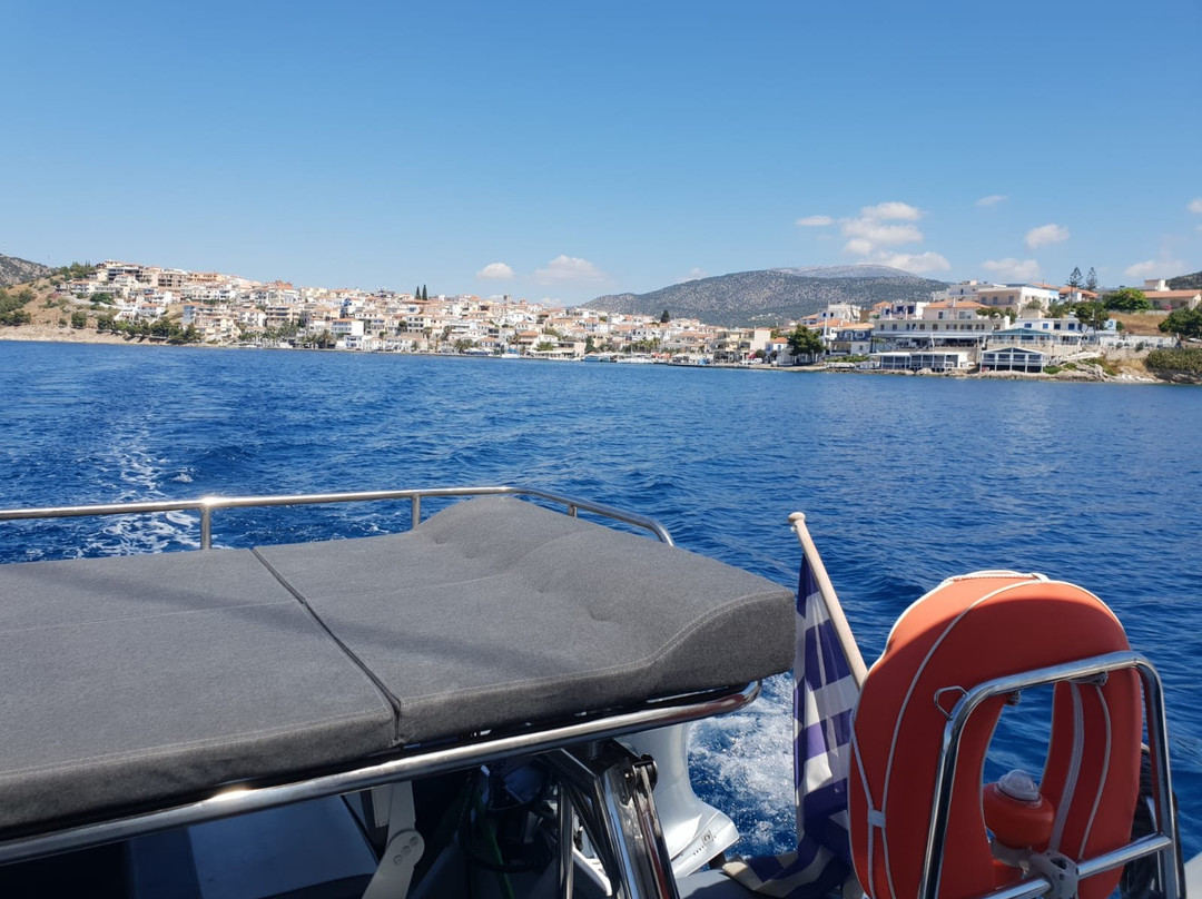 Catamaran Charter Holidays景点图片
