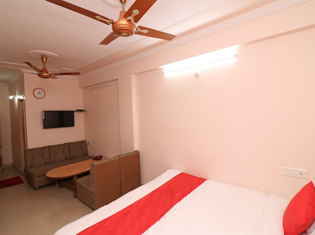 OYO 23694 Hotel Shikhar Palace主图