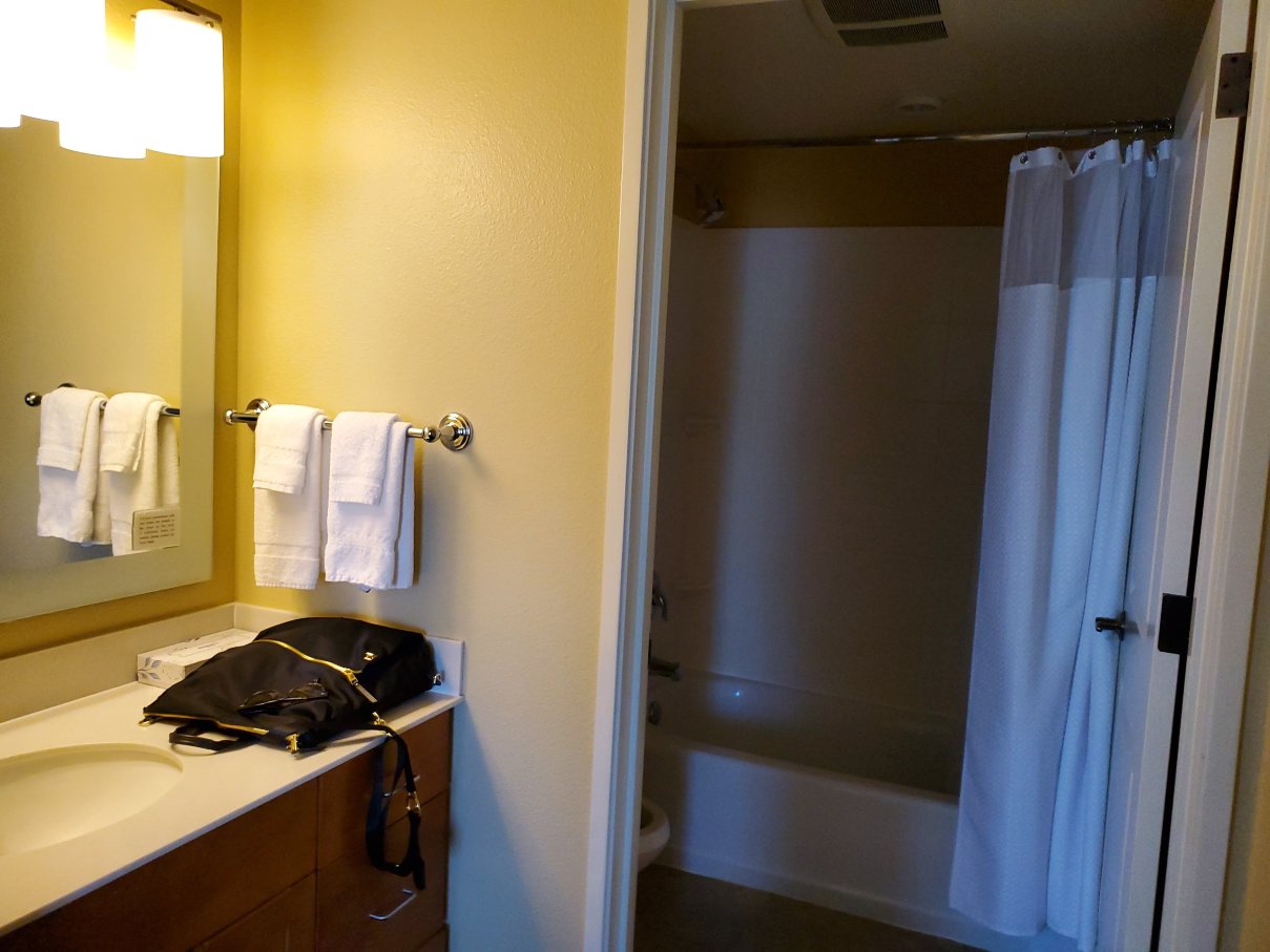 梅德福万豪TownePlace酒店-浴室