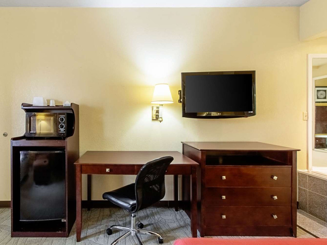 Rodeway Inn & Suites主图